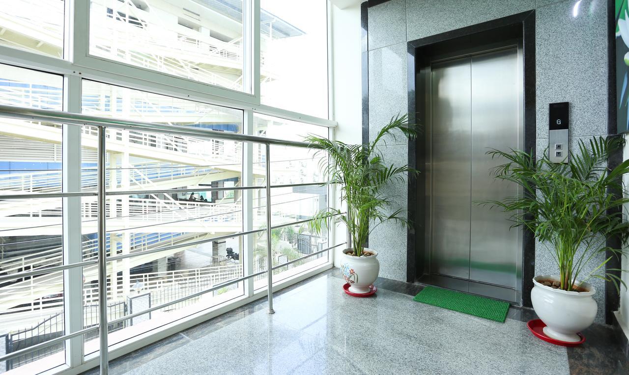 Treebo C Plaza Hotel Vijayawāda Екстериор снимка